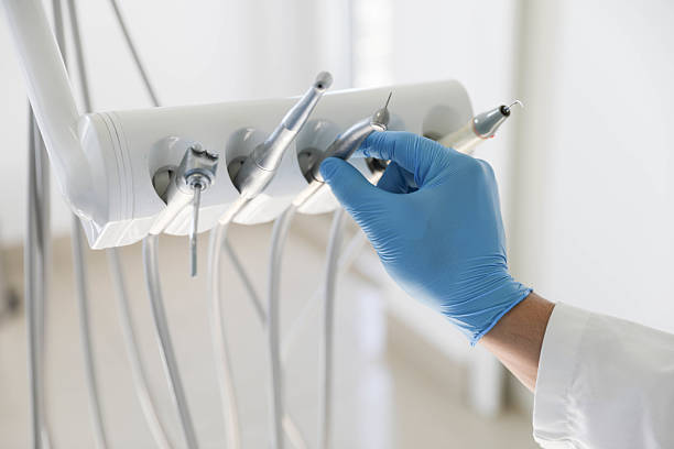 Professional Wisdom Tooth Removal technician working in Belleville, IL
